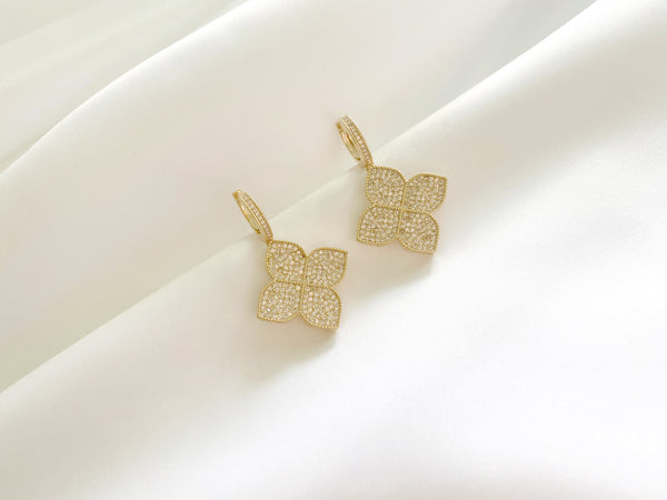 Floral Sparkle Pierced Earring, E2598