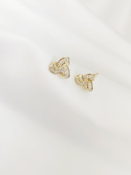 Attract Floral Shaped Pierced Earring, E2113